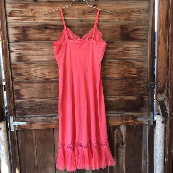 Vintage 60’s/70’s Pink Lace Nylon Slip - Picture 7 of 7
